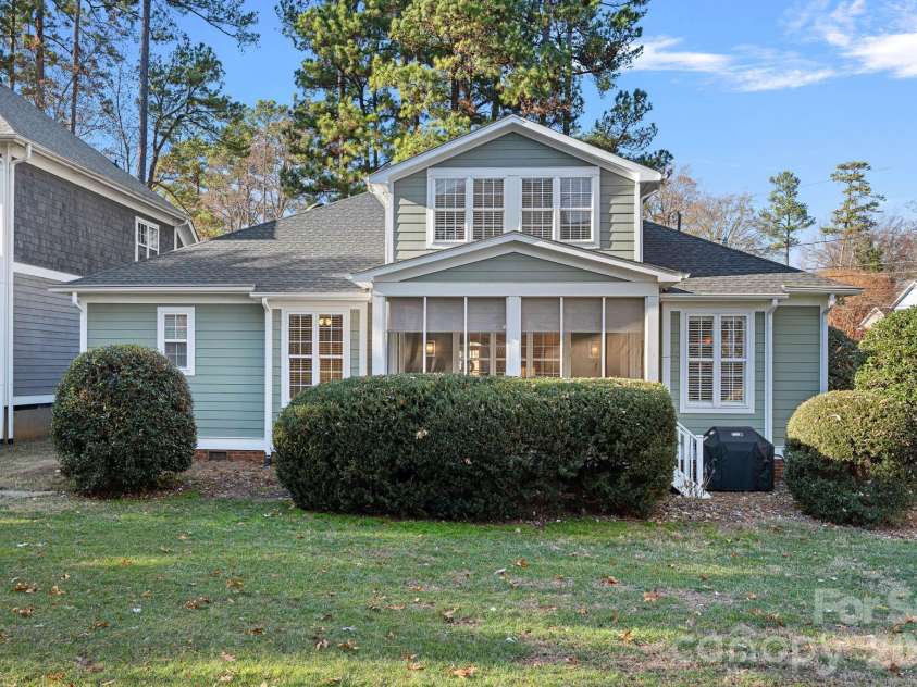 21307 Island Forest Drive, Cornelius, NC 28031.  MLS# CAR4325420, YatesRealty ID 14998. 