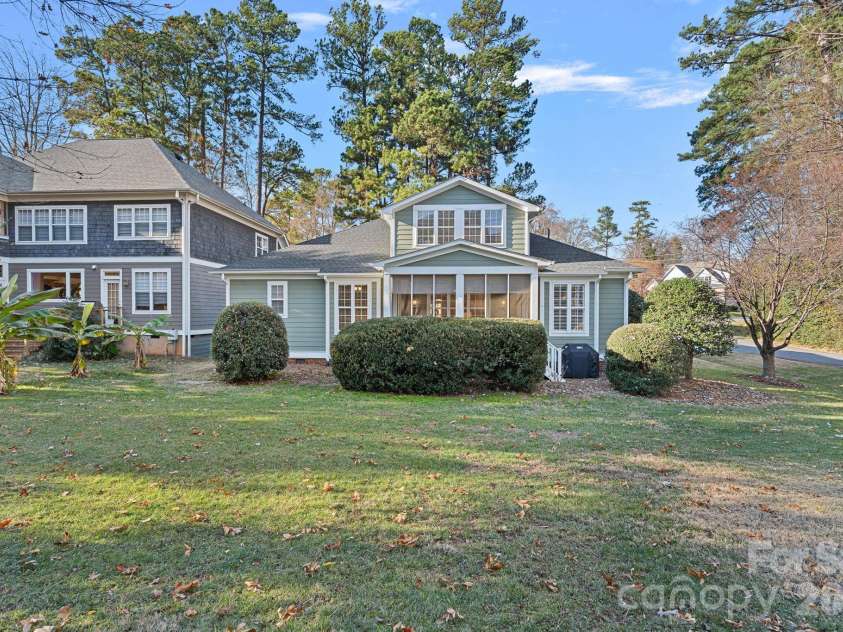 21307 Island Forest Drive, Cornelius, NC 28031.  MLS# CAR4325420, YatesRealty ID 14998. 