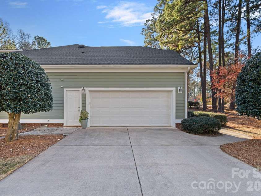 21307 Island Forest Drive, Cornelius, NC 28031.  MLS# CAR4325420, YatesRealty ID 14998. 