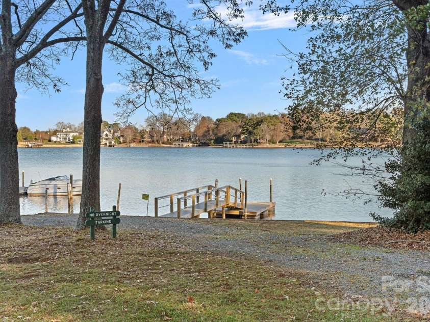 21307 Island Forest Drive, Cornelius, NC 28031.  MLS# CAR4325420, YatesRealty ID 14998. 