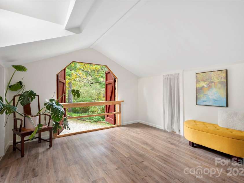 528 Padgettown Road, Black Mountain, NC 28711.  MLS# CAR4261507, YatesRealty ID 14998. 