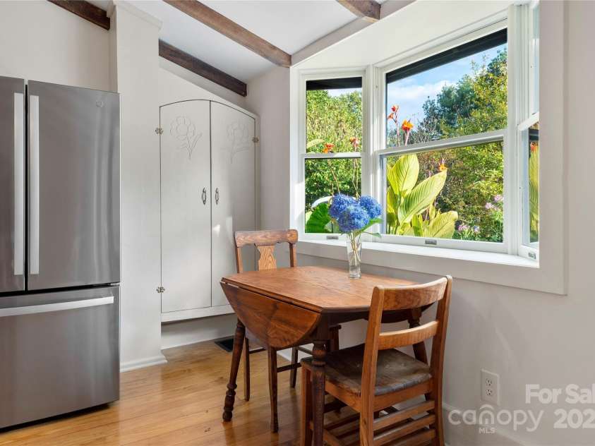 528 Padgettown Road, Black Mountain, NC 28711.  MLS# CAR4261507, YatesRealty ID 14998. Eat in kitchen with garden window.