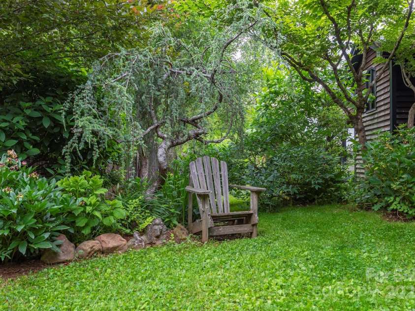 528 Padgettown Road, Black Mountain, NC 28711.  MLS# CAR4261507, YatesRealty ID 14998. Private Backyard off Primary Suite.