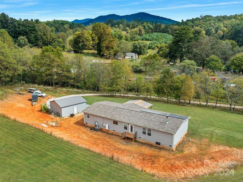 3734 Snow Creek Road, Bakersville, NC 28705.  MLS# CAR4187150, YatesRealty ID 150. 