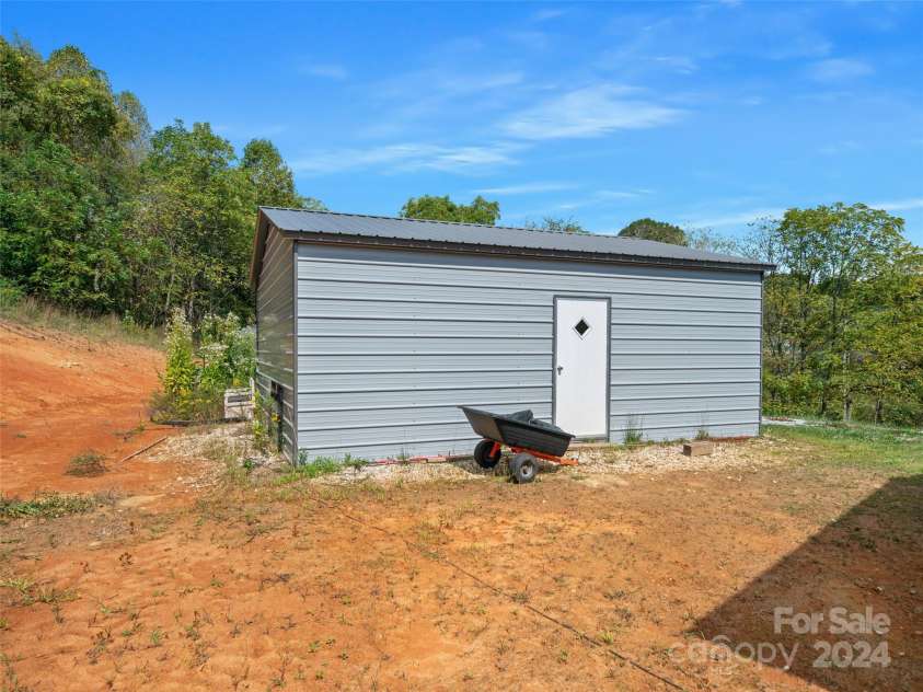 3734 Snow Creek Road, Bakersville, NC 28705.  MLS# CAR4187150, YatesRealty ID 150. 