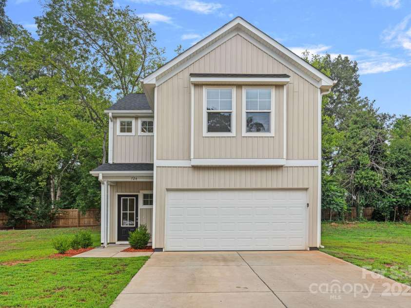 724 Kelly Street, Statesville, NC 28677.  MLS# CAR4273857, YatesRealty ID 150. 