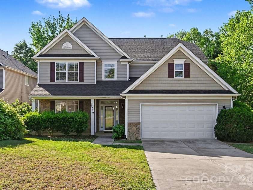 12700 Oldehurst Place, Charlotte, NC 28262.  MLS# CAR4373050, YatesRealty ID 15000. 