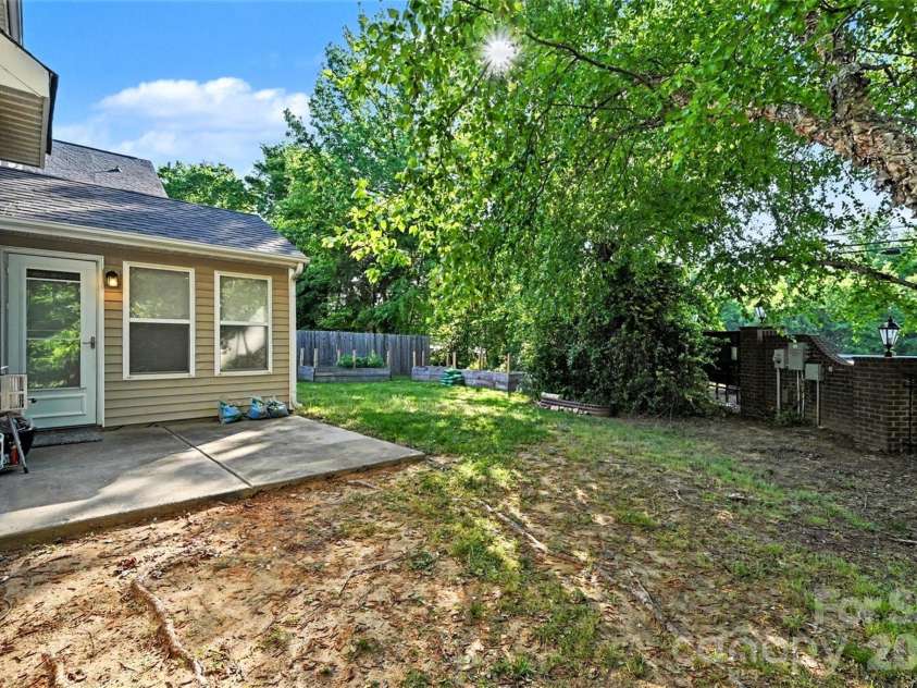 12700 Oldehurst Place, Charlotte, NC 28262.  MLS# CAR4373050, YatesRealty ID 15000. 