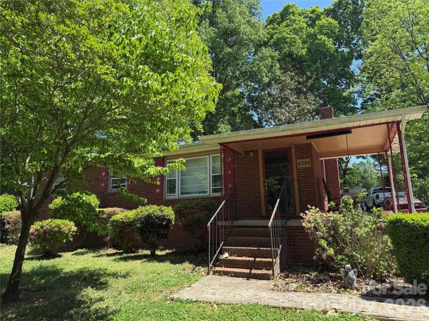 6410 Rockwell Boulevard, Charlotte, NC 28269.  MLS# CAR4373668, YatesRealty ID 15001. 