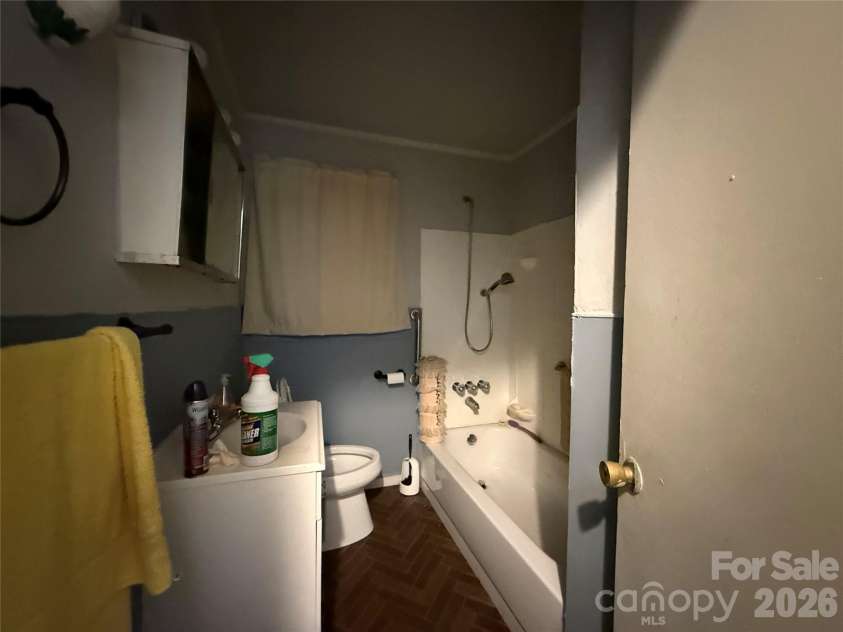 6410 Rockwell Boulevard, Charlotte, NC 28269.  MLS# CAR4373668, YatesRealty ID 15001. 