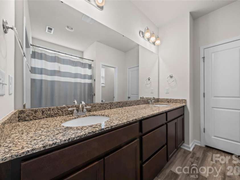 7380 Latham Way, Denver, NC 28037.  MLS# CAR4346539, YatesRealty ID 15002. 