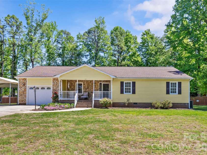 412 Scotland Drive, Kings Mountain, NC 28086.  MLS# CAR4370678, YatesRealty ID 15003. 