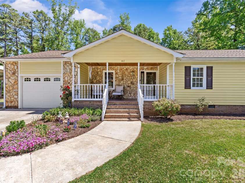 412 Scotland Drive, Kings Mountain, NC 28086.  MLS# CAR4370678, YatesRealty ID 15003. 