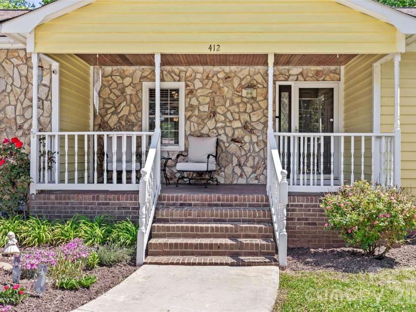 412 Scotland Drive, Kings Mountain, NC 28086.  MLS# CAR4370678, YatesRealty ID 15003. 