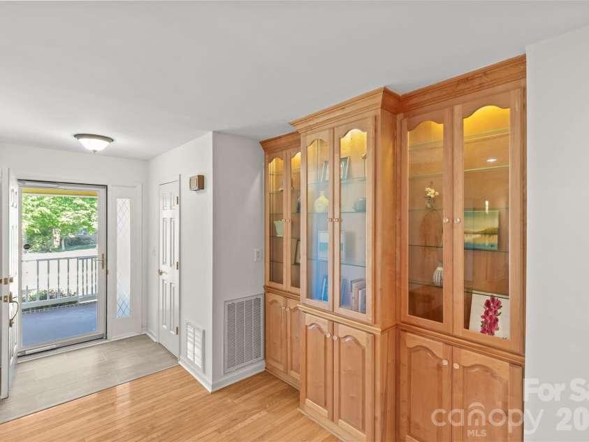 412 Scotland Drive, Kings Mountain, NC 28086.  MLS# CAR4370678, YatesRealty ID 15003. 