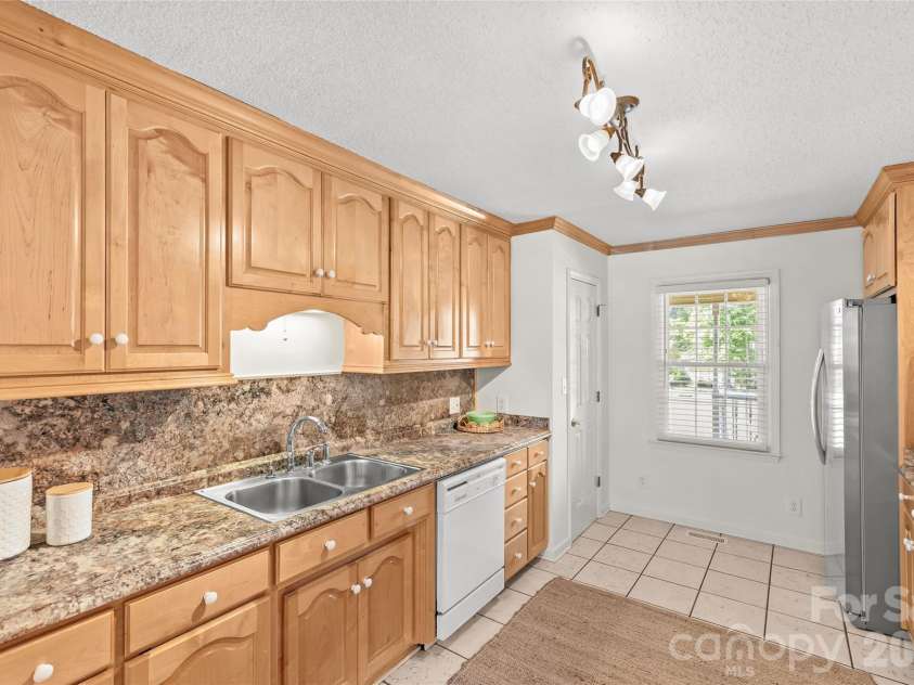412 Scotland Drive, Kings Mountain, NC 28086.  MLS# CAR4370678, YatesRealty ID 15003. 