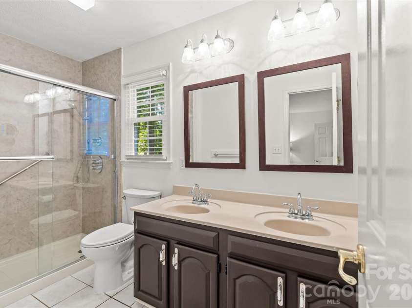 412 Scotland Drive, Kings Mountain, NC 28086.  MLS# CAR4370678, YatesRealty ID 15003. 