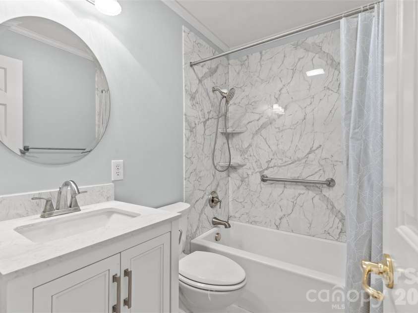 412 Scotland Drive, Kings Mountain, NC 28086.  MLS# CAR4370678, YatesRealty ID 15003. 