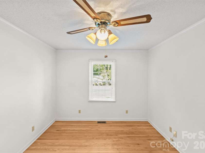 412 Scotland Drive, Kings Mountain, NC 28086.  MLS# CAR4370678, YatesRealty ID 15003. 