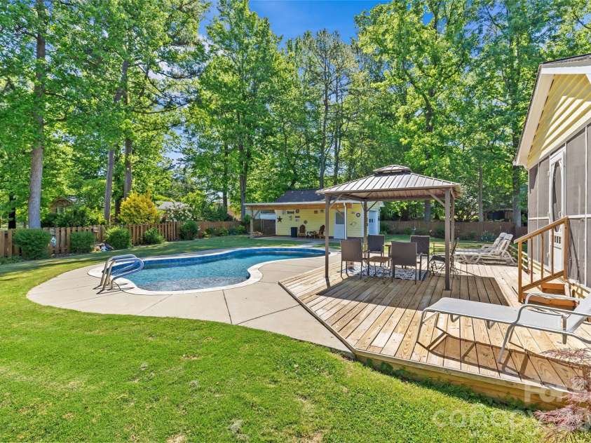 412 Scotland Drive, Kings Mountain, NC 28086.  MLS# CAR4370678, YatesRealty ID 15003. 