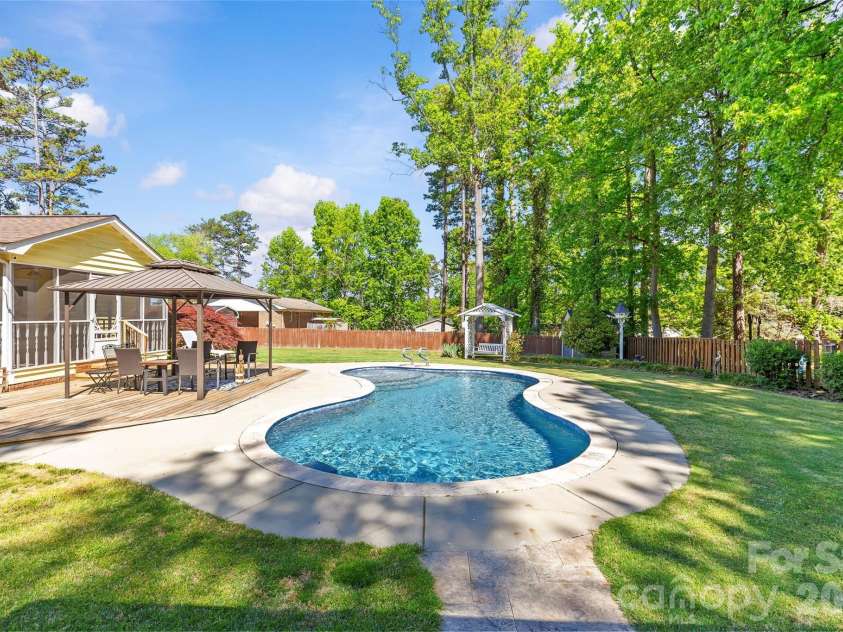 412 Scotland Drive, Kings Mountain, NC 28086.  MLS# CAR4370678, YatesRealty ID 15003. 