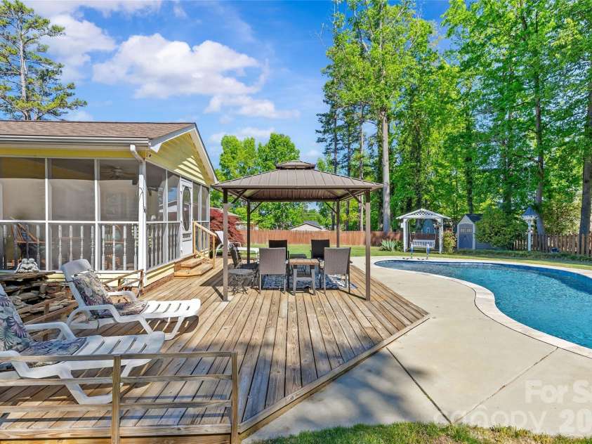 412 Scotland Drive, Kings Mountain, NC 28086.  MLS# CAR4370678, YatesRealty ID 15003. 