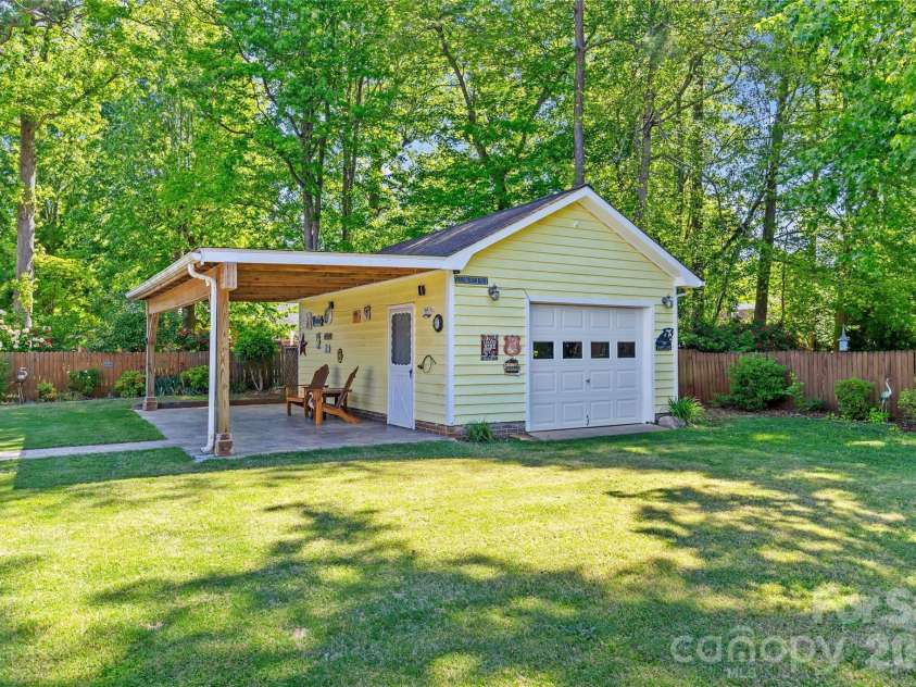 412 Scotland Drive, Kings Mountain, NC 28086.  MLS# CAR4370678, YatesRealty ID 15003. 