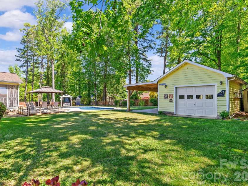 412 Scotland Drive, Kings Mountain, NC 28086.  MLS# CAR4370678, YatesRealty ID 15003. 