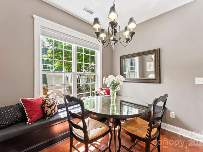 314 Center Drive, Davidson, NC 28036.  MLS# CAR4260518, YatesRealty ID 15004. 