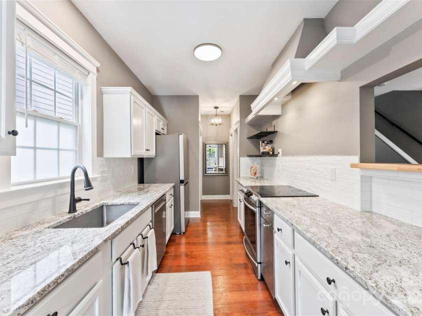 314 Center Drive, Davidson, NC 28036.  MLS# CAR4260518, YatesRealty ID 15004. 