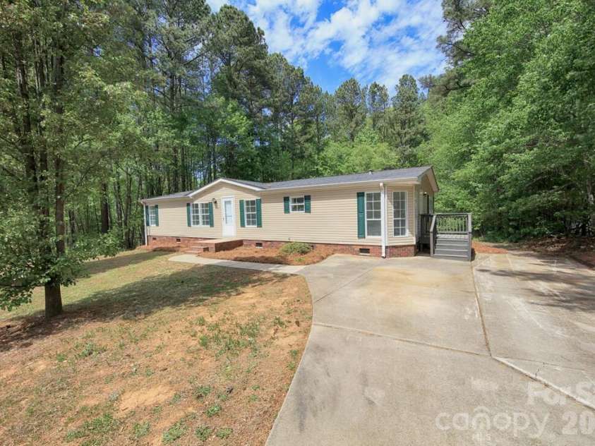 223 Ridge Creek Drive, Troutman, NC 28166.  MLS# CAR4374186, YatesRealty ID 15006. 