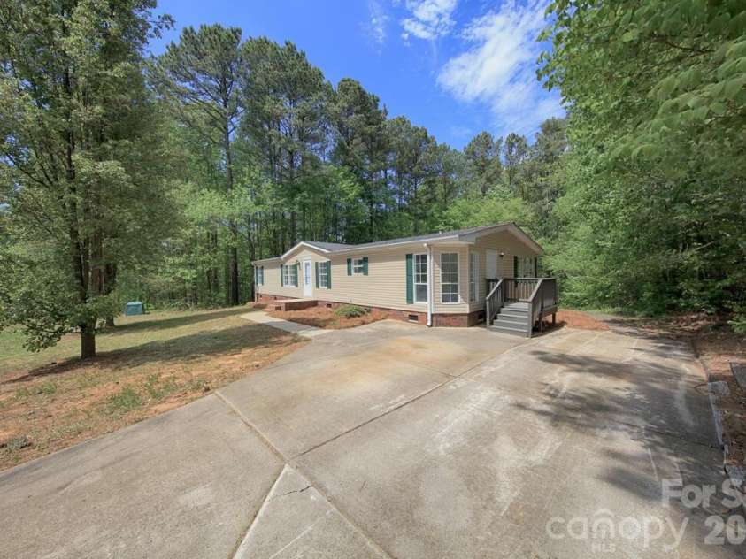 223 Ridge Creek Drive, Troutman, NC 28166.  MLS# CAR4374186, YatesRealty ID 15006. 