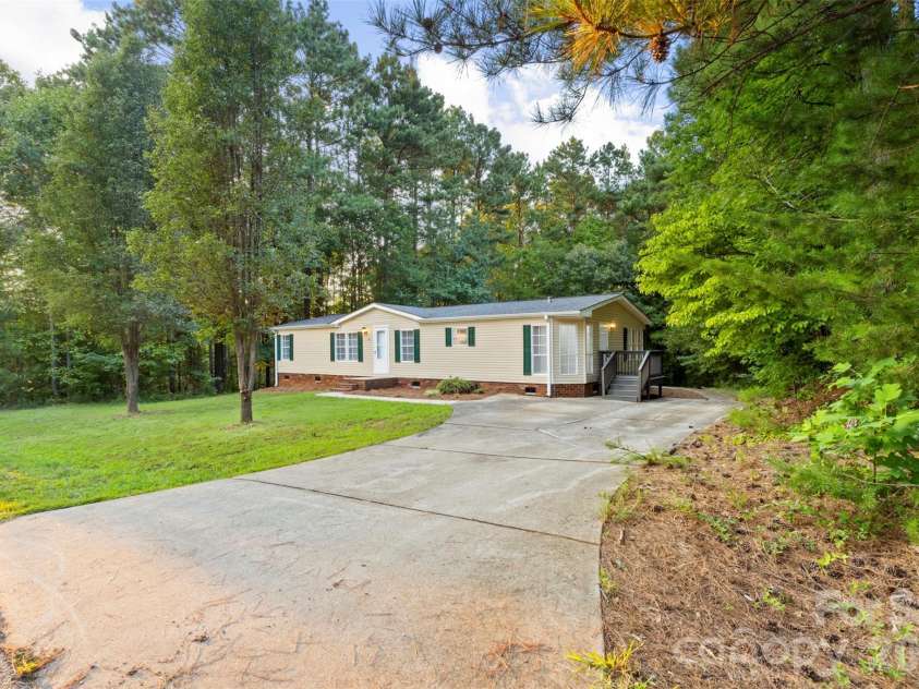 223 Ridge Creek Drive, Troutman, NC 28166.  MLS# CAR4418175, YatesRealty ID 15006. 