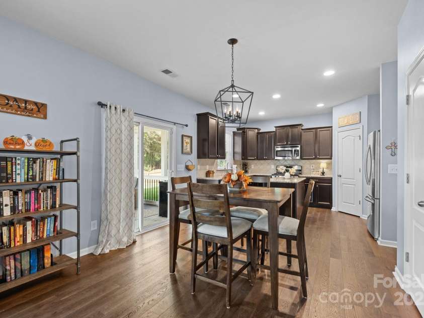 6119 Castlecove Road, Charlotte, NC 28278.  MLS# CAR4258193, YatesRealty ID 15007. 