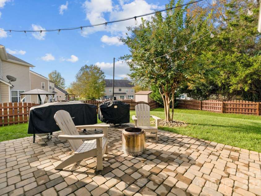 6119 Castlecove Road, Charlotte, NC 28278.  MLS# CAR4258193, YatesRealty ID 15007. 