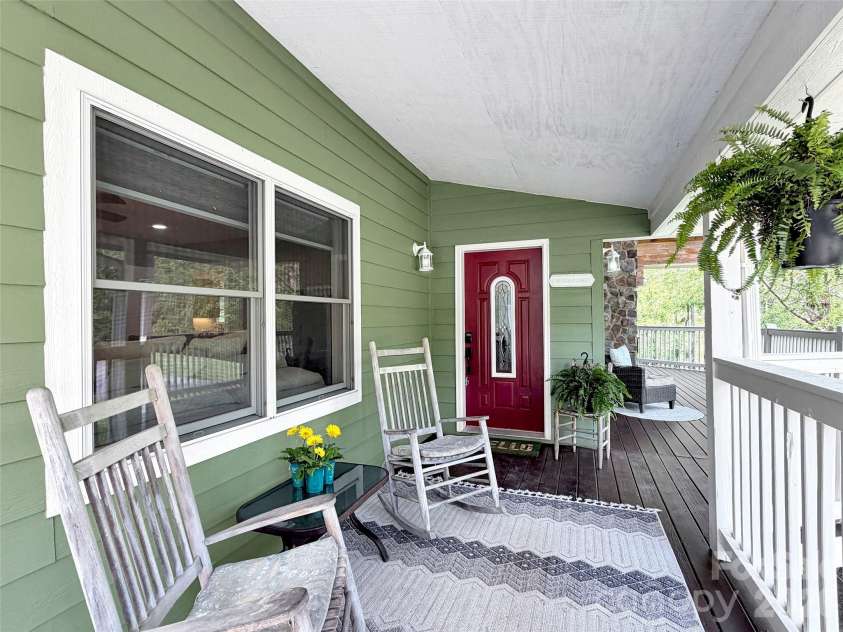 129 Hooper Haven Drive, Waynesville, NC 28786.  MLS# CAR4374067, YatesRealty ID 15008. 