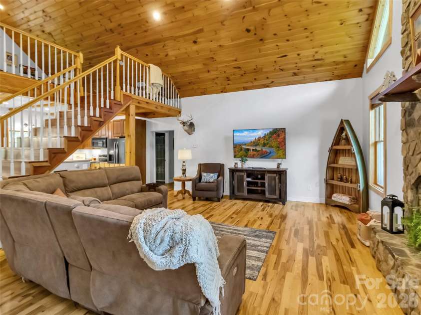129 Hooper Haven Drive, Waynesville, NC 28786.  MLS# CAR4374067, YatesRealty ID 15008. 