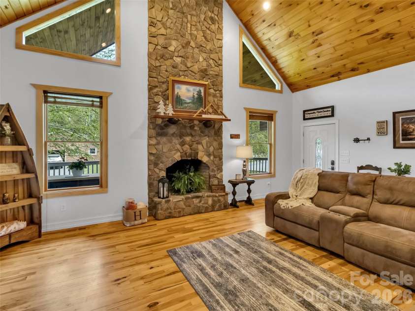 129 Hooper Haven Drive, Waynesville, NC 28786.  MLS# CAR4374067, YatesRealty ID 15008. 