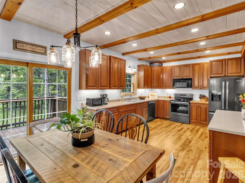 129 Hooper Haven Drive, Waynesville, NC 28786.  MLS# CAR4374067, YatesRealty ID 15008. 