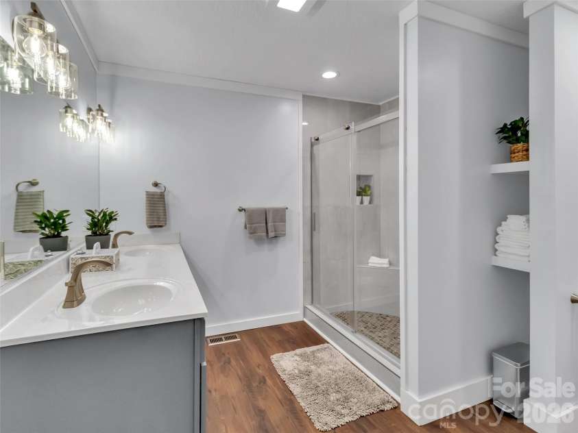 129 Hooper Haven Drive, Waynesville, NC 28786.  MLS# CAR4374067, YatesRealty ID 15008. 