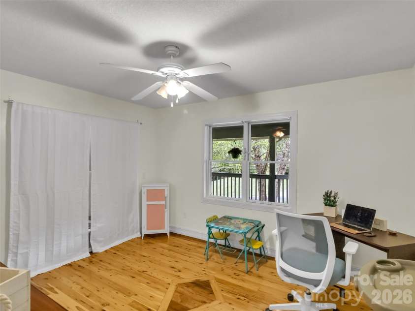 129 Hooper Haven Drive, Waynesville, NC 28786.  MLS# CAR4374067, YatesRealty ID 15008. 