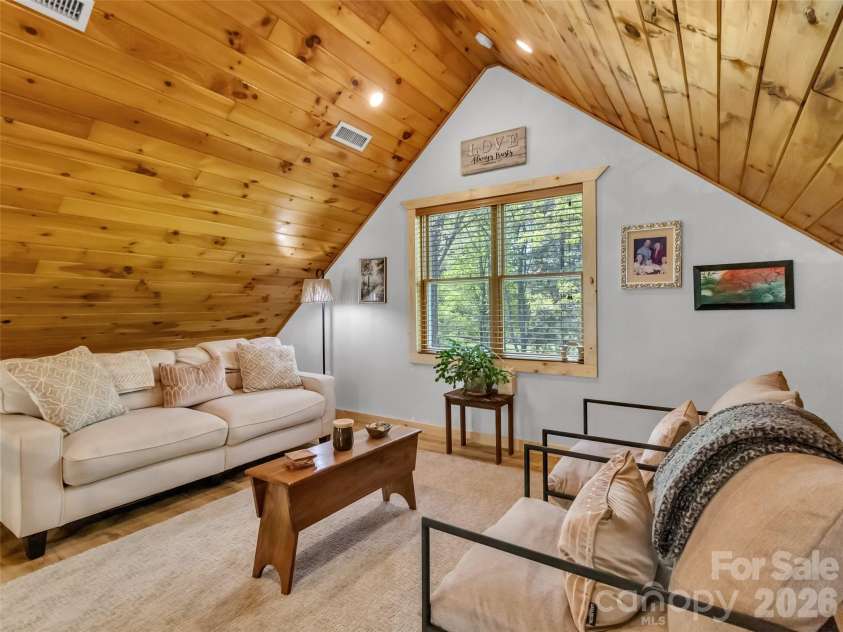 129 Hooper Haven Drive, Waynesville, NC 28786.  MLS# CAR4374067, YatesRealty ID 15008. 