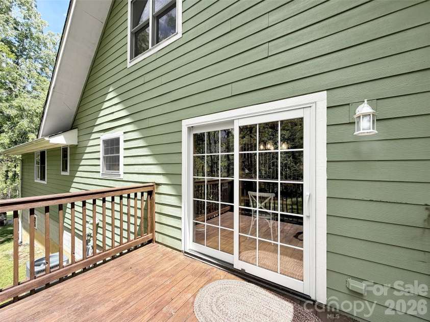 129 Hooper Haven Drive, Waynesville, NC 28786.  MLS# CAR4374067, YatesRealty ID 15008. 