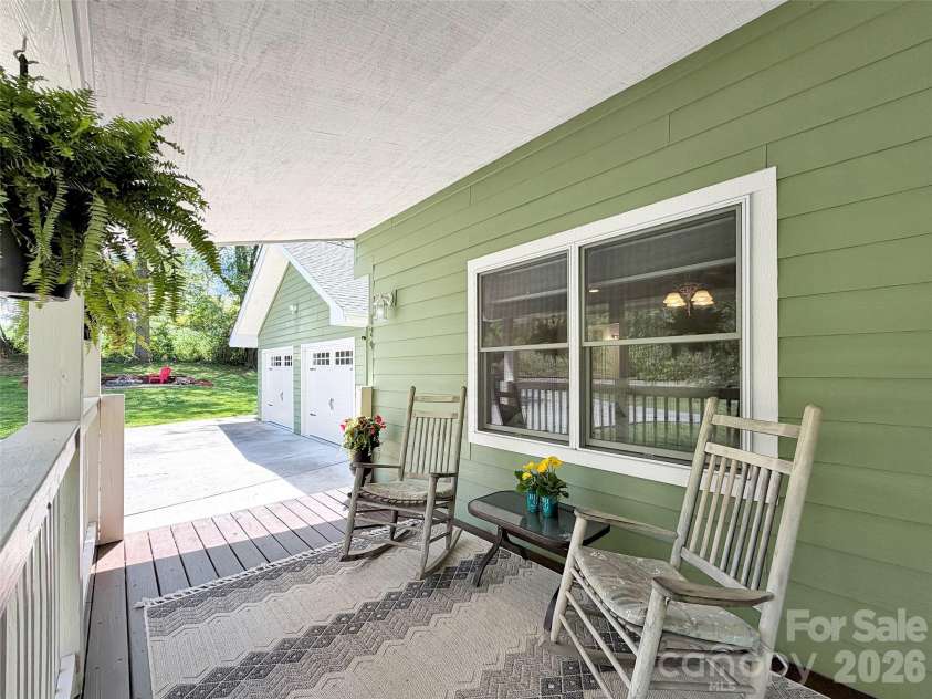 129 Hooper Haven Drive, Waynesville, NC 28786.  MLS# CAR4374067, YatesRealty ID 15008. 