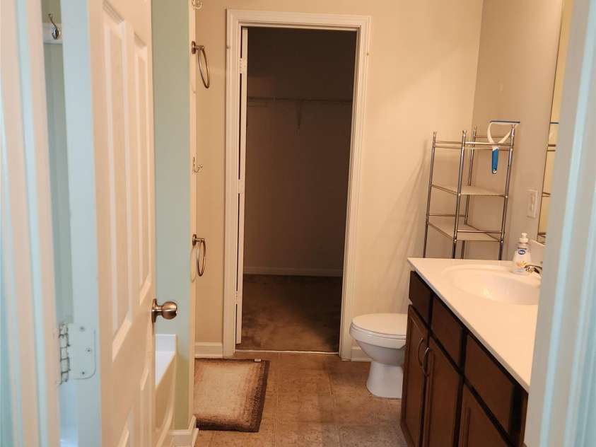 1045 Willow Wind Drive, Gastonia, NC 28054.  MLS# CAR4324677, YatesRealty ID 15009. 