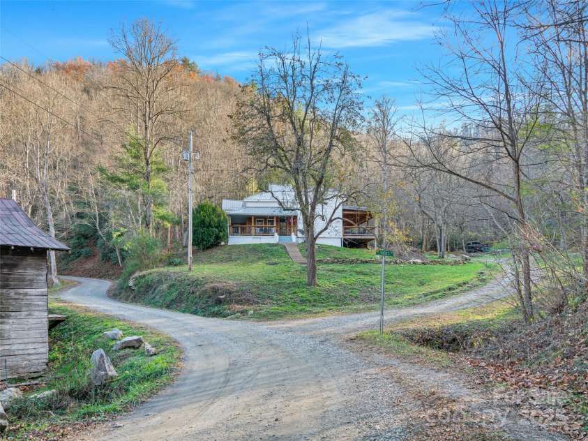 23 Katies Road, Marshall, NC 28753.  MLS# CAR4203088, YatesRealty ID 1501. 