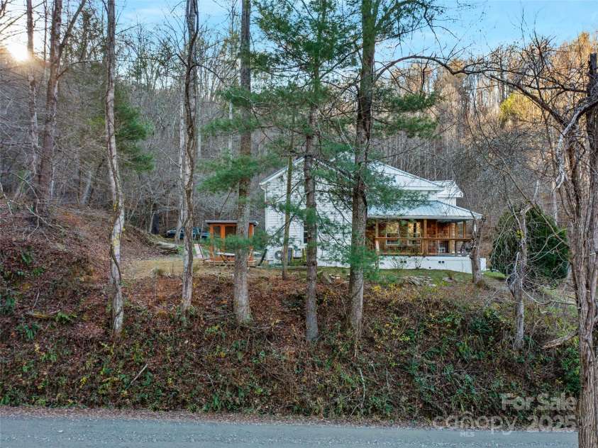 23 Katies Road, Marshall, NC 28753.  MLS# CAR4203088, YatesRealty ID 1501. 