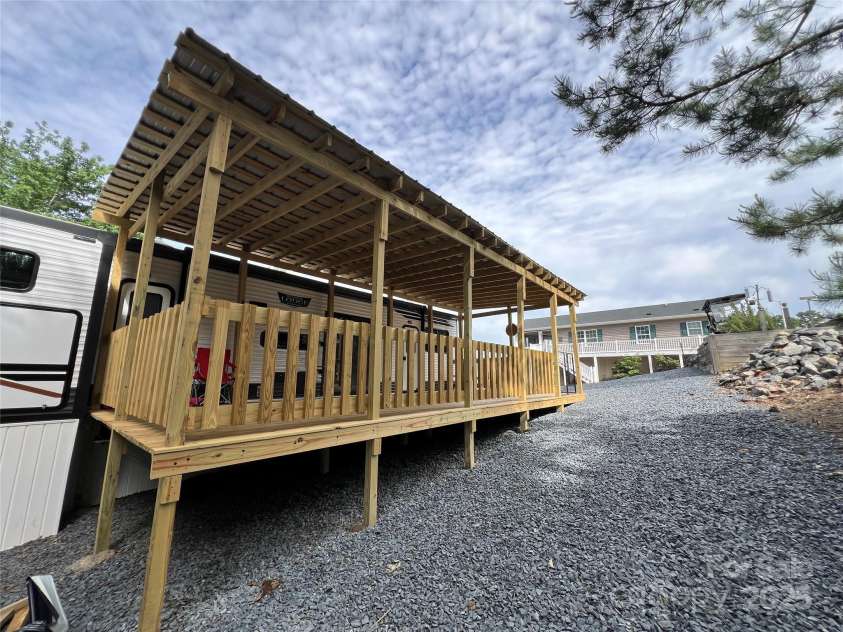 152 Eagle Drive, New London, NC 28127.  MLS# CAR4262634, YatesRealty ID 15010. 