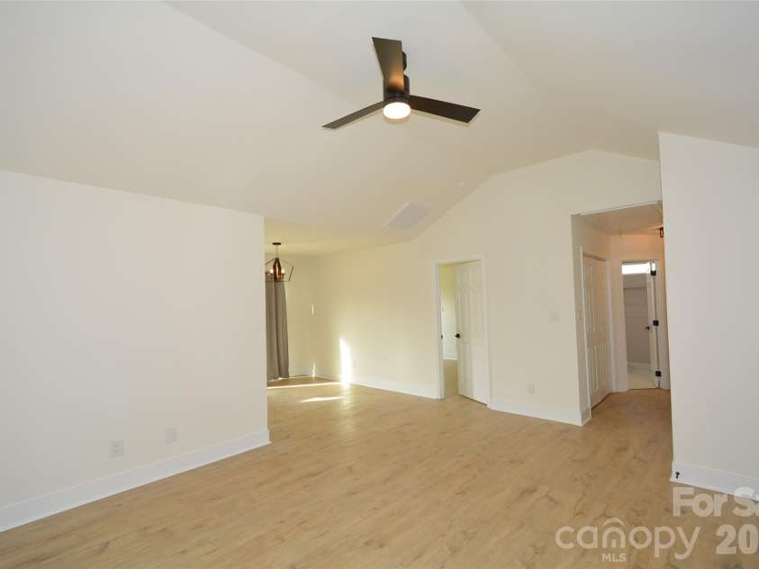 6607 Sullins Road, Charlotte, NC 28214.  MLS# CAR4354867, YatesRealty ID 15010. 