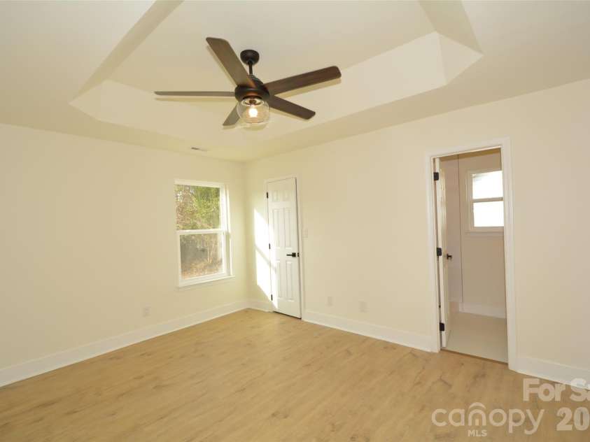 6607 Sullins Road, Charlotte, NC 28214.  MLS# CAR4354867, YatesRealty ID 15010. 
